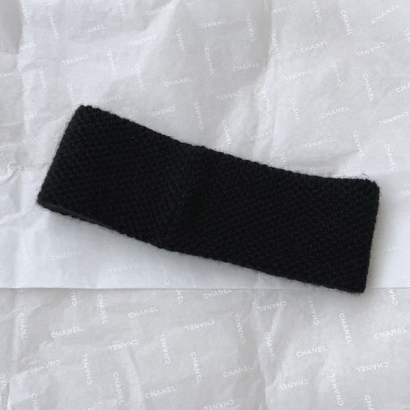 Auth Chanel CC Logo Black Knit Cashmere Headband - Picture 4 of 9